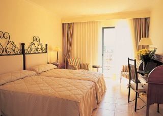 Portblue La Quinta Hotel And Spa Menorca Island Exterior photo